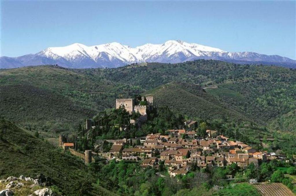 Gite Le Chalet Des Milles Et Un Chemins Castelnou Exteriér fotografie